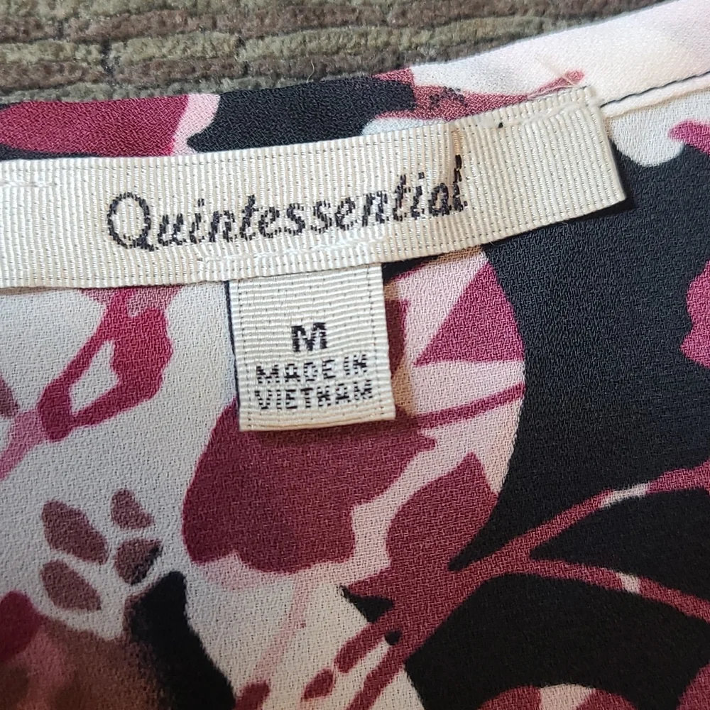 Quintessential Split Sleeve Blouse - Picture 9 of 14